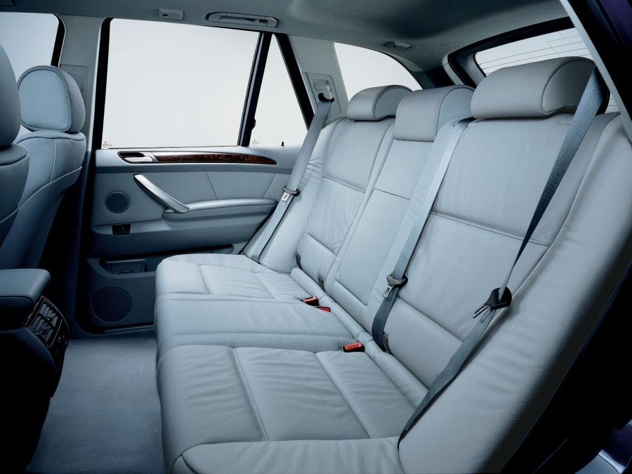 Интерьер BMW X5 4.4i (E53) 2000 года  (WW) (фото 22 из 28)